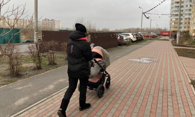 У "Дії" з'явилася нова послуга для українських батьків: компенсація за "пакет малюка" у пару кліків