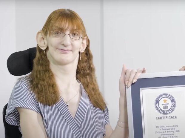 Скрін, відео YouTube найвища жінка в світі