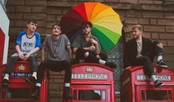 В аварії  загинув рок-гурт Viola Beach у повному складі