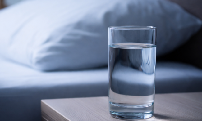 Стакан воды, изображение: Знай.ua