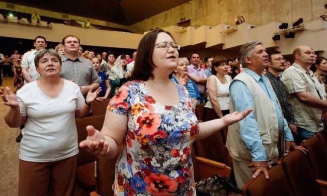 Издевательства, побои и грабеж: вся правда о популярнейшей секте Владимира Мунтяна