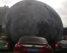 Величезна куля переполохала китайців