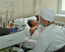 Продавці масово труять українців зіпсованим товаром