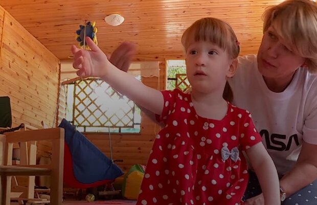 Маленька "сурогатна" українка виявилася нікому не потрібна через страшний діагноз - "Бризі чекає нових батьків"