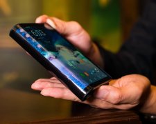 Таких смартфонов мир еще не видел: Samsung пообещала суперкамеру, к которой "прилепят" все остальное, видео