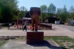 В России мужчина кувалдой отбил памятнику Ленина голову