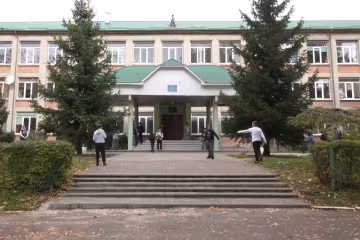 Школа, діти. Фото: скрін youtube