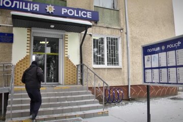 Полицейский участок, скриншот из видео
