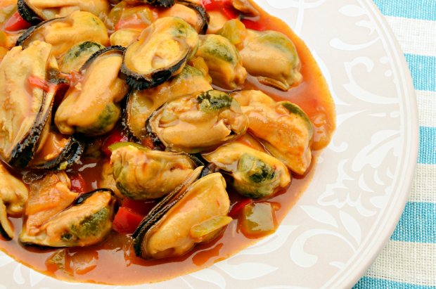 Мідії в часниково-вершковому соусі: цікавий рецепт для любителів морепродуктів