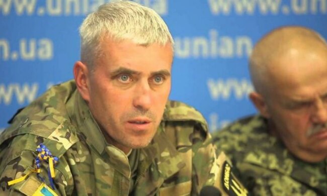 У Білій Церкві кандидат-нацгвардієць агітує за себе біля дільниці (відео)