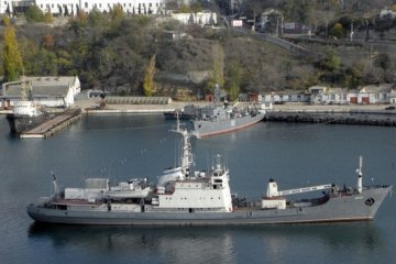 Российский корабль тонет в Черном море
