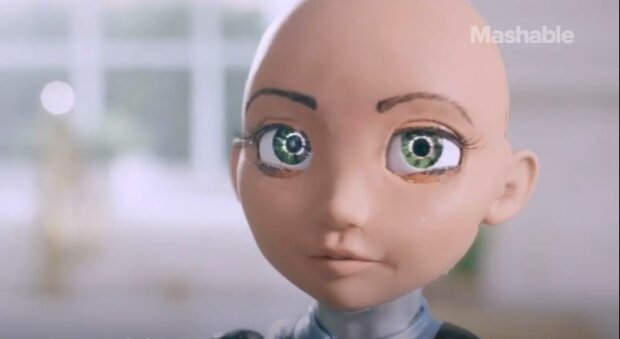 Маленькая робот София \\ скриншот с видео
