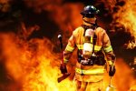 Хоробрі харківські пожежники витягли з того світу двох безхатченків