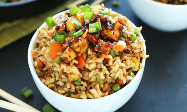 Готовим вегетарианский рис с тофу: пошаговый рецепт