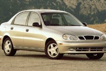 Daewoo Lanos - найпопулярніша машина американської молоді