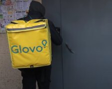 Курьер Glovo. Фото: скрин youtube