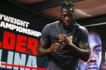 Американский чемпион WBC пообещал объединить все пояса
