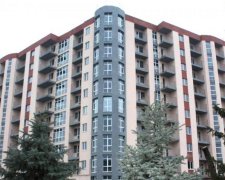Надо же где-то жить: депутат купил себе 63 квартиры