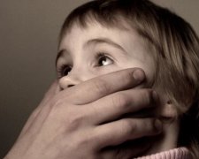 Это нормально: скандальная активистка посоветовала любить педофилов