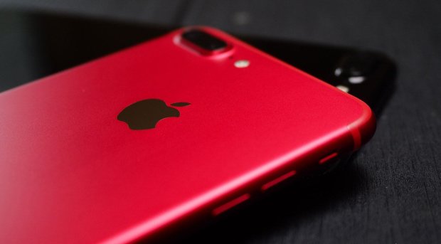 "Зачехлить" новый iPhone украинцу будет не по карману