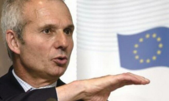 Россия должна вывести войска из Украины - МИД Британии