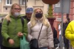 Люди на улицах, скриншот: Youtube
