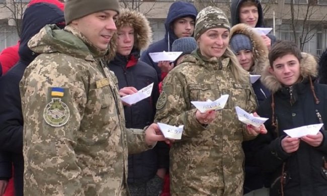 Флешмоб стартував: полонених українських моряків підтримує весь світ