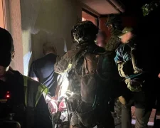 Полицейские на месте стрельбы на Оболони в Киеве