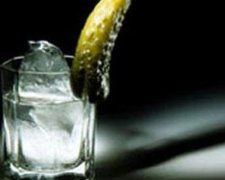 Завтра в Україну повернуть дешеву горілку