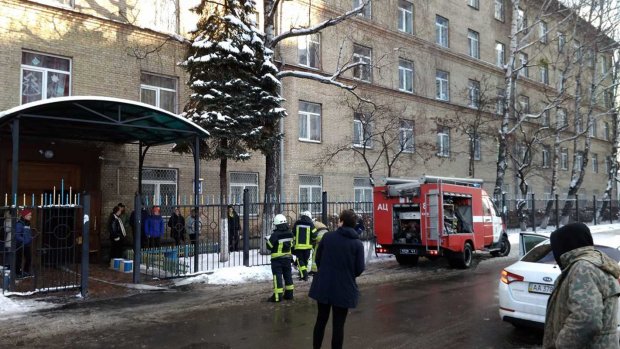 У Києві студенти стали заручниками палаючого університету