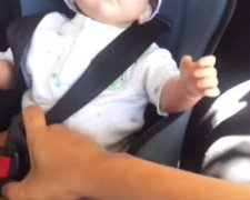 Поліцейський розбив чужу машину заради порятунку ляльки
