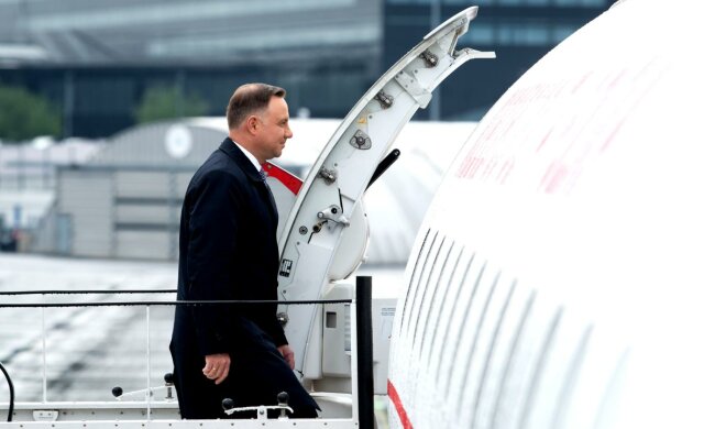 Президент Польши срочно обратился к миру: "Россия напала"