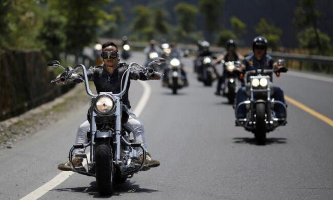 Крутих байкерів пересадять на безшумні мотоцикли