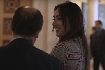 "Готова на все": нардепам влаштували провокацію з красунею-моделлю, встояли не всі