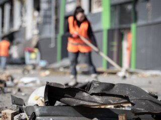 Общественно полезные работы, фото со свободных источников