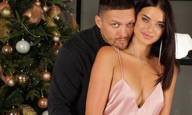 Жена соблазнила Усика эротическим платьем: необычный кадр с любимым