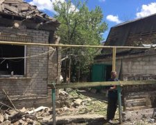 Обстрел Красногоровки: оккупанты разрушили десятки зданий