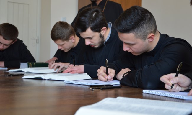 В Україні переписують Біблію: скільки людей взяли участь і що зміниться для християн