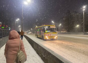 Зима, сніг, українці, маршрутка, фото: Знай.ua
