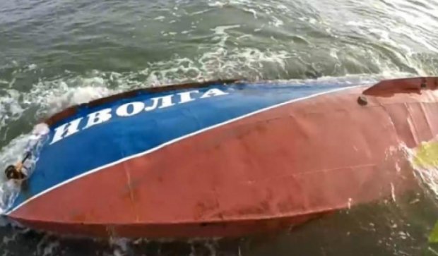 Тривають пошуки тіл пасажирів затонулого катера "Іволга"