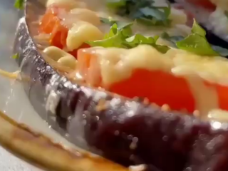 Баклажани по-французьки, кадр з відео