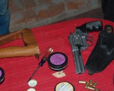 На Чернігівщині підпільно виготовляли вогнепальну зброю