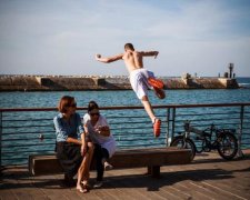 Погода на 1 червня: спекотна стихія відверто морозиться