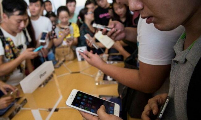 Учли ошибки: Apple запустит тестовую сборку новых iPhone
