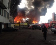 Санкт-Петербург сколихнули потужні вибухи, місто палає