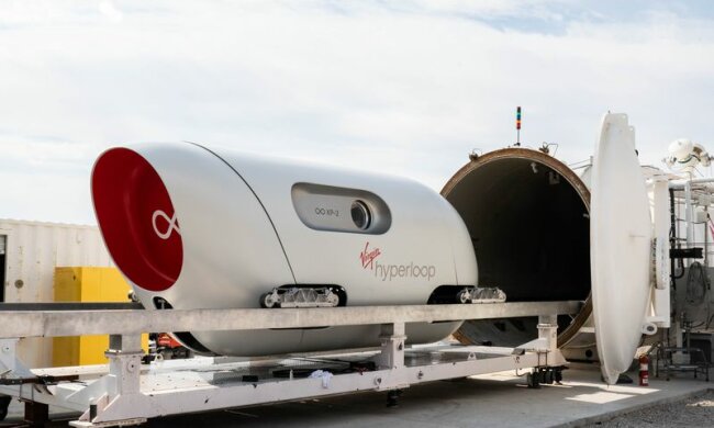 HyperLoop, Tesla