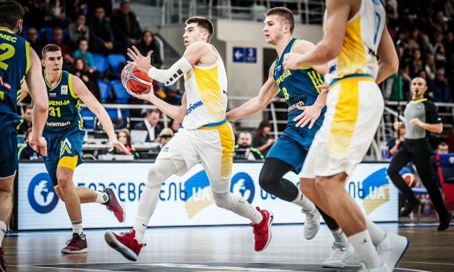 Сборная Украины по баскетболу разгромила чемпионов Европы