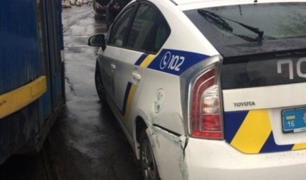 В Одесі поліцейське авто протаранило трамвай