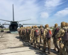 У мережі показали тренування українських десантників
