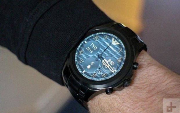 Не только по моде: Armani представили необычные умные часы